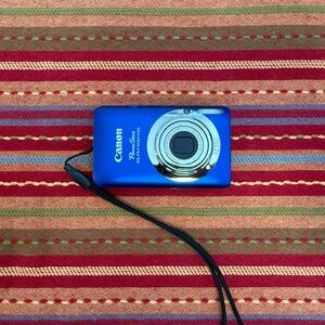 canon power shot ELPH100 digital camera